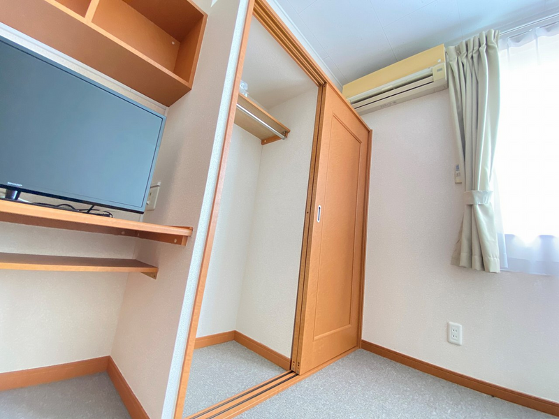 レオパレスＣＥＤＡＲⅡ 収納