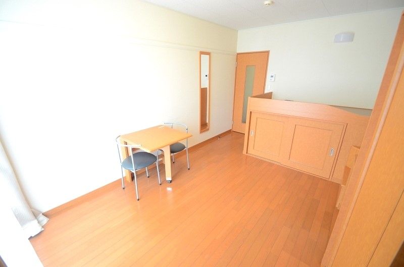 レオパレス今宿 寝室