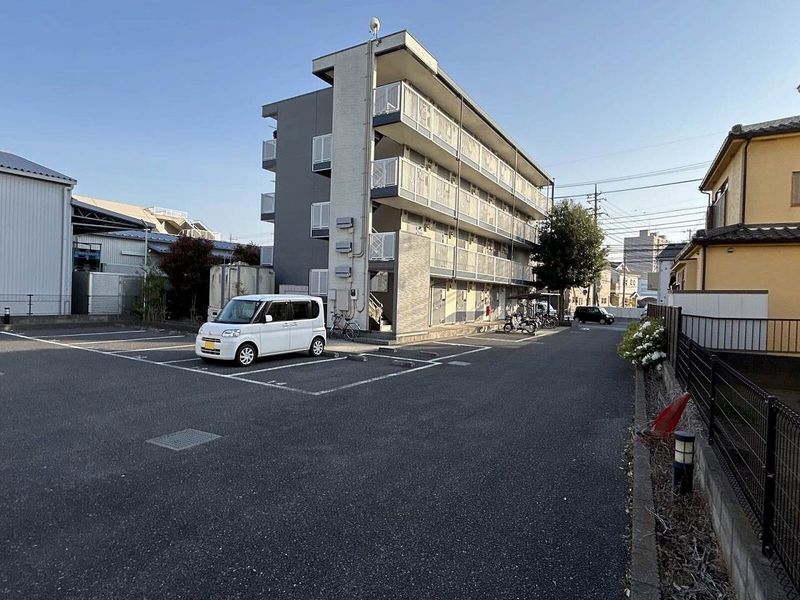 レオパレスブリリアント 外観