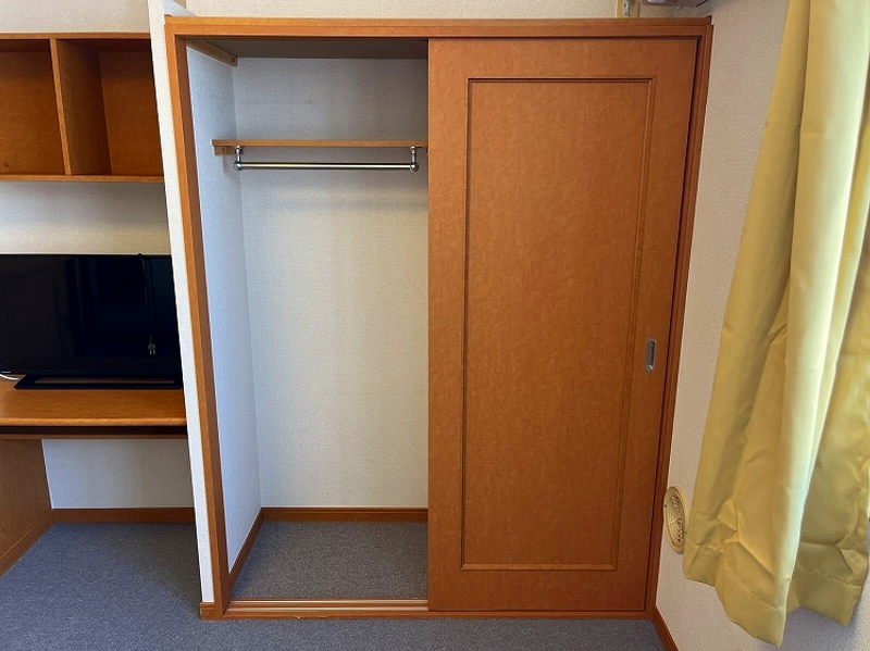 レオパレスクレスト宮前 収納