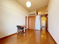 レオパレスひばりヒルズ 居間