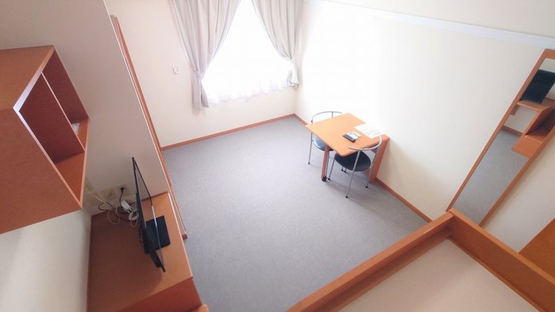 レオパレスりんごの木 居間