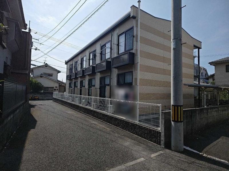 レオパレスクレセント山越 外観