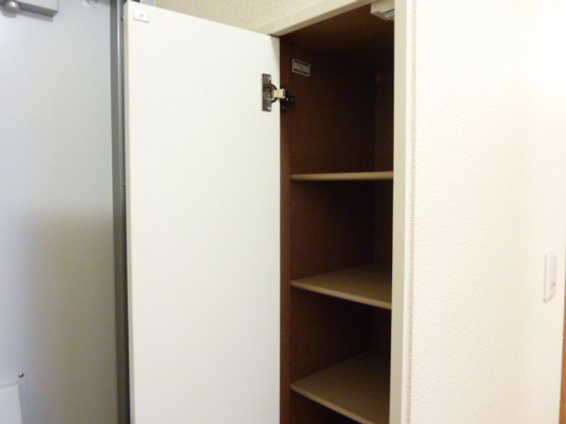 レオパレストゥー　ル　モンドⅡ 収納