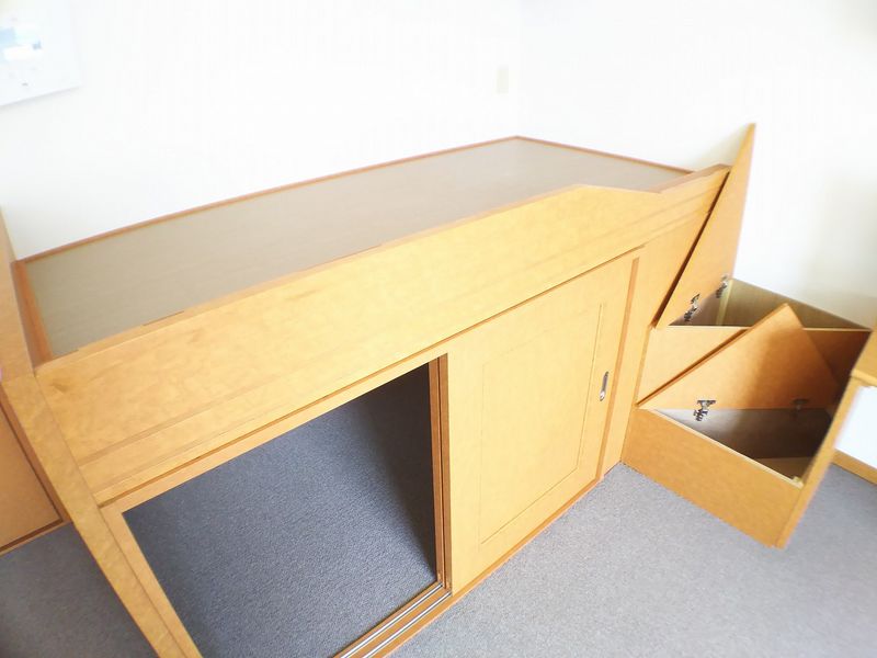 レオパレスレウニール 収納