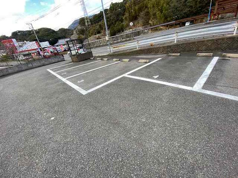 レオパレスラ　テール大塔 駐車場