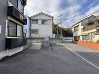 レオパレスハワース 駐車場