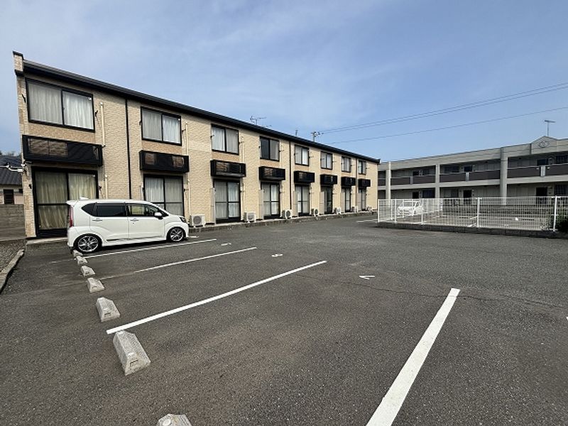 レオパレスＬｉｇｈｔｌｉｆｅⅡ 駐車場