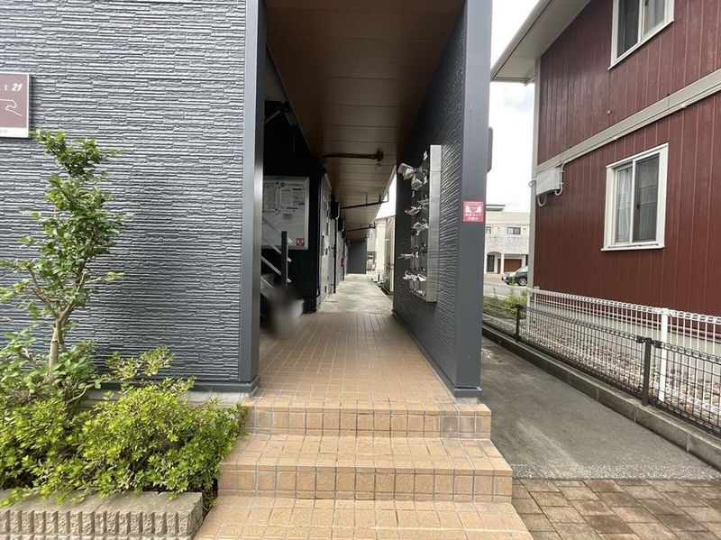 レオパレスみそらの エントランス