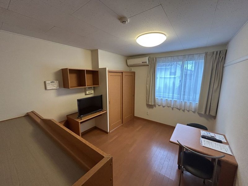 レオパレス仙台南 居間