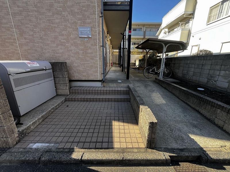 レオパレスコンフォート成城 エントランス