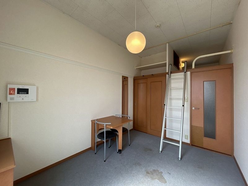 レオパレスカサブランカ 居間