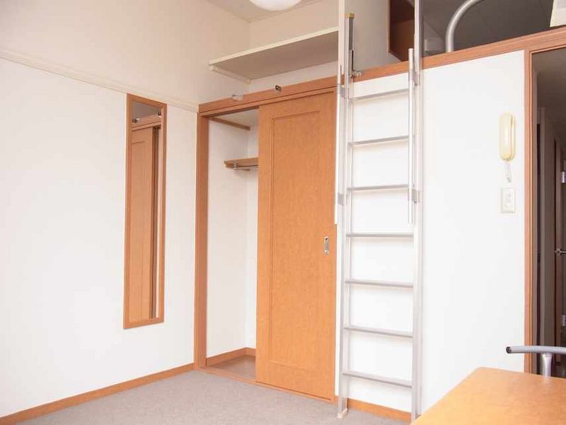レオパレスエトワール 居間