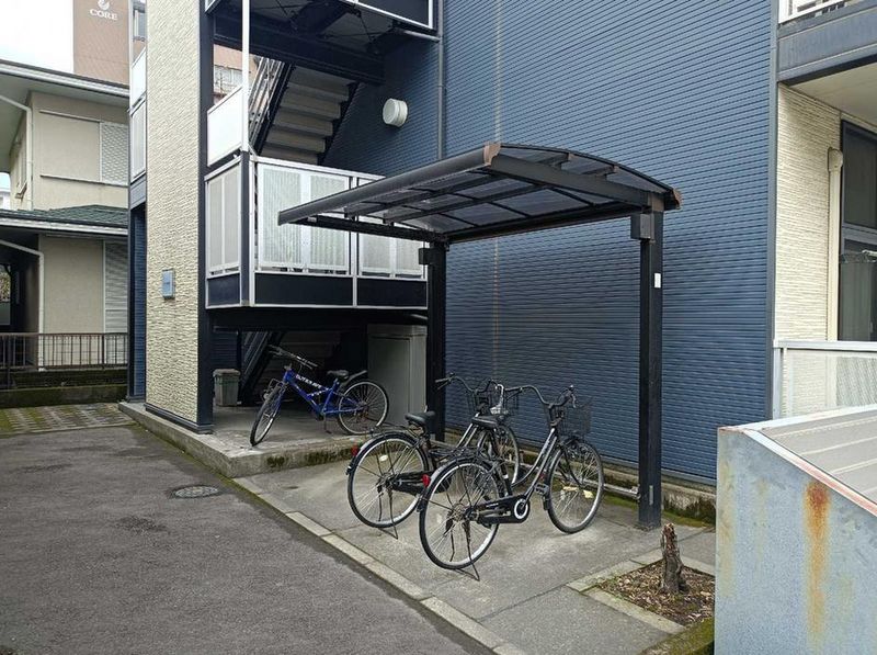 レオパレスシエスタ西郷屋敷 共用部分