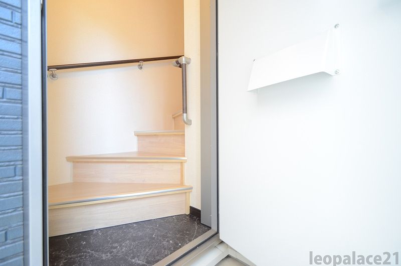 レオネクスト真宮 玄関