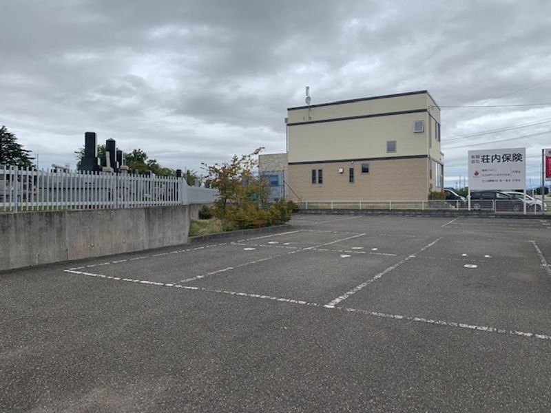 レオパレスエスポワール 駐車場