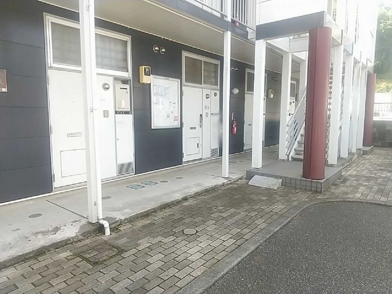 レオパレスＨＳＩ　ＲＩＶＥＲ エントランス