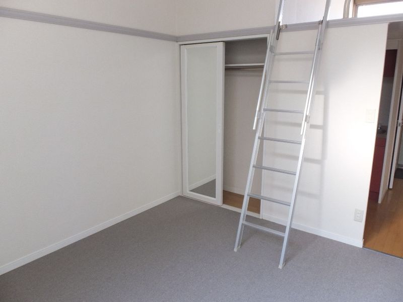 レオパレス丸山 居間