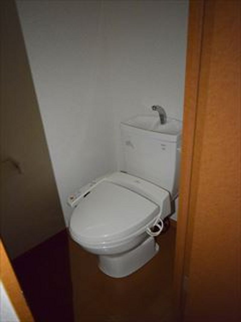 レオパレスラーク トイレ