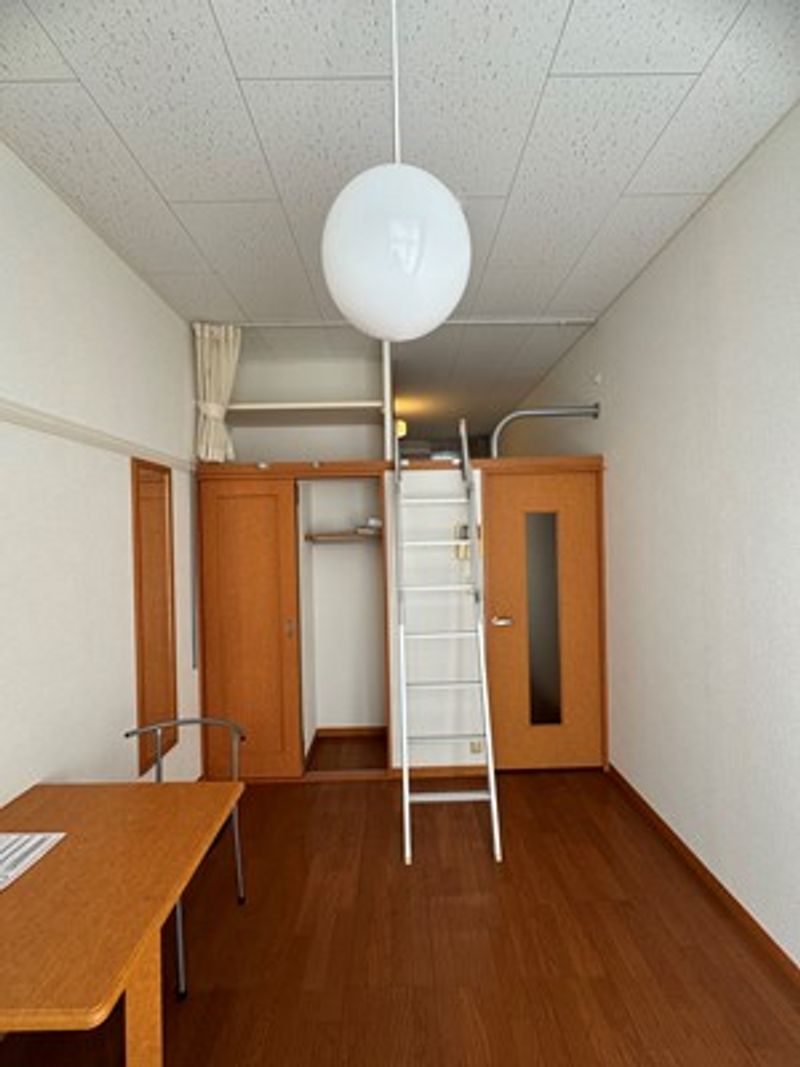 レオパレスストーンリバー 居間