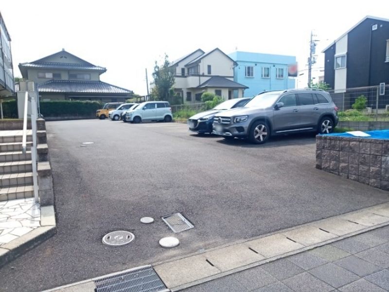 レオパレス鳥戸Ⅱ 駐車場