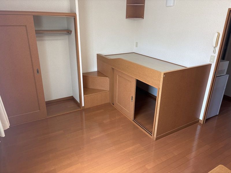 レオパレスアゼリア 居間