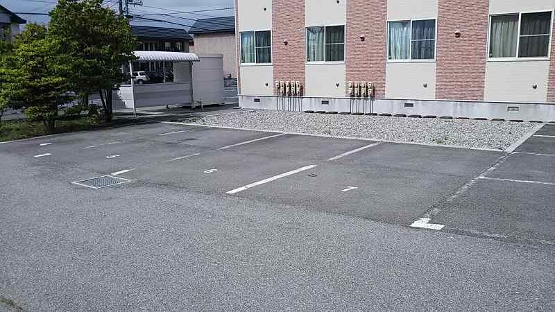 レオパレス北斗　Ⅰ 駐車場