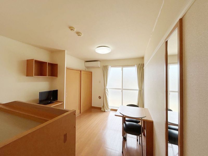 レオパレス鈴木第２ 居間