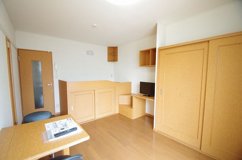 レオパレスオアシス岸和田 居間
