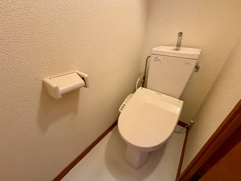 レオパレスブルーホワイト トイレ