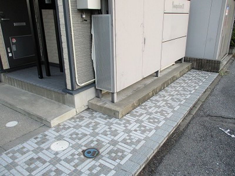 レオパレスエテルナ エントランス