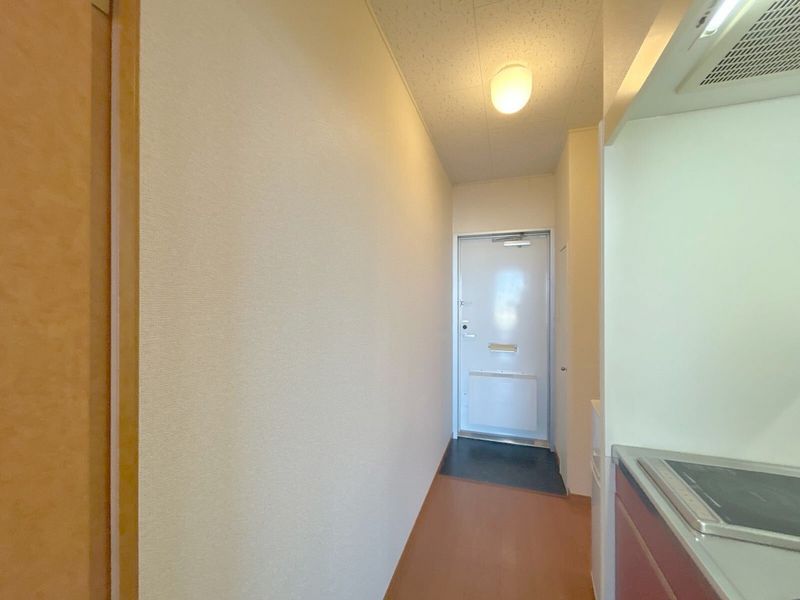 レオパレスサニーヒル 玄関