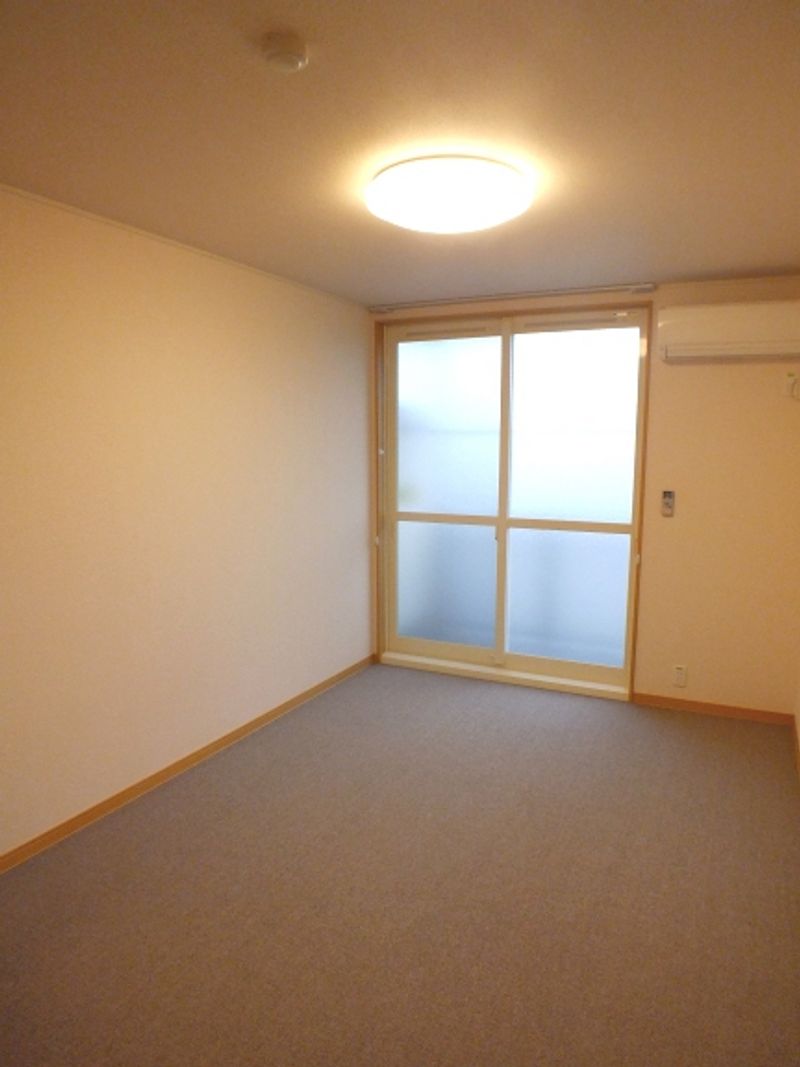 レオパレスメティス 居間