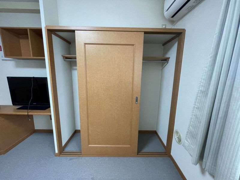 レオパレスパインマノワール 収納