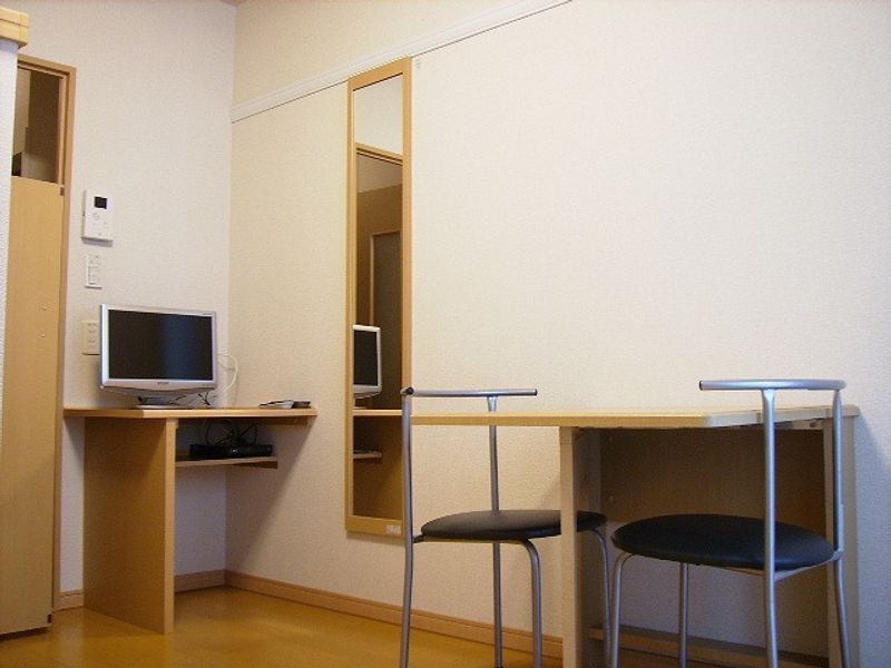レオパレスモワ 居間
