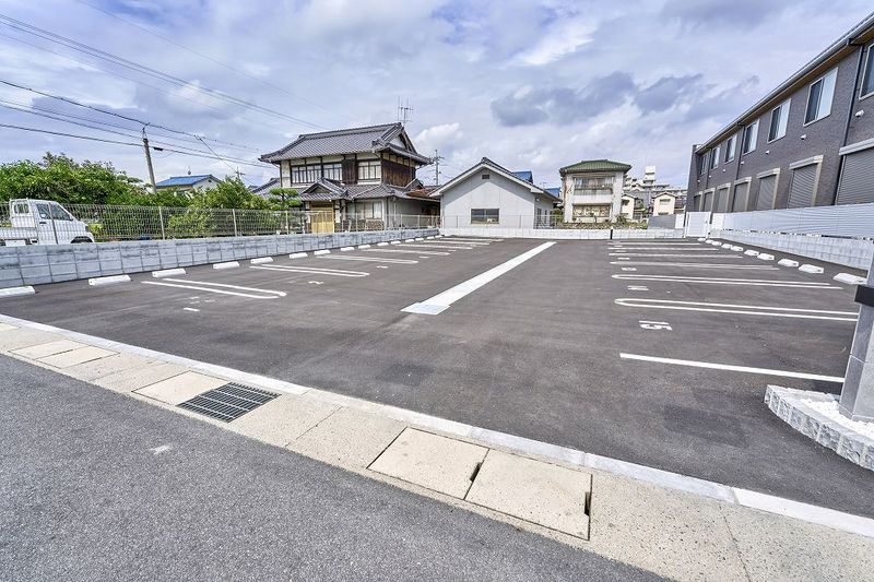 ArLk Lupinasu V Parking lot