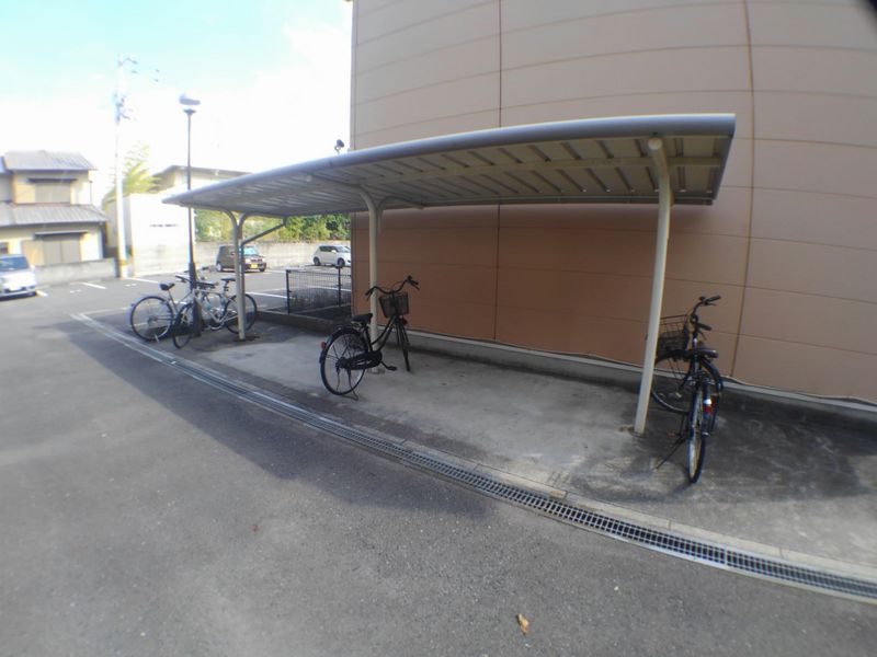 レオパレスＫａｒａｔａｃｈｉ 共用部分