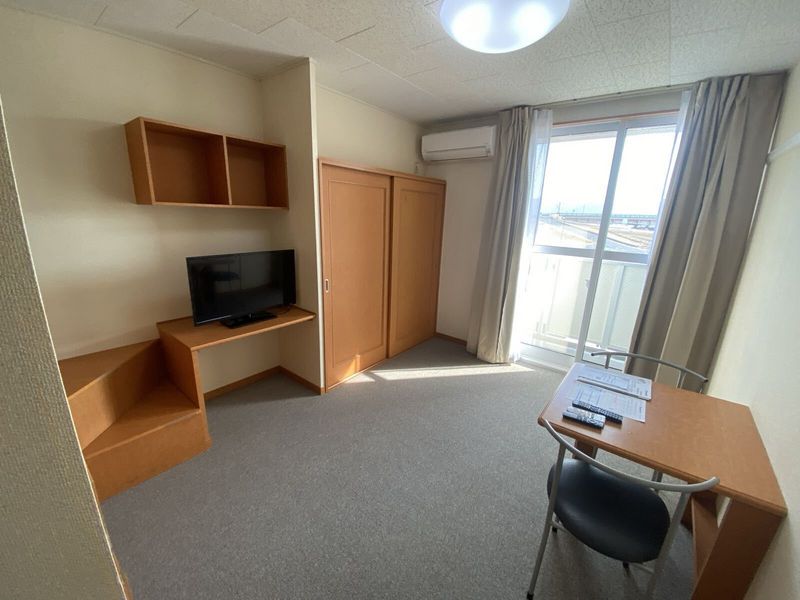 レオパレス古志大橋北サイド 居間