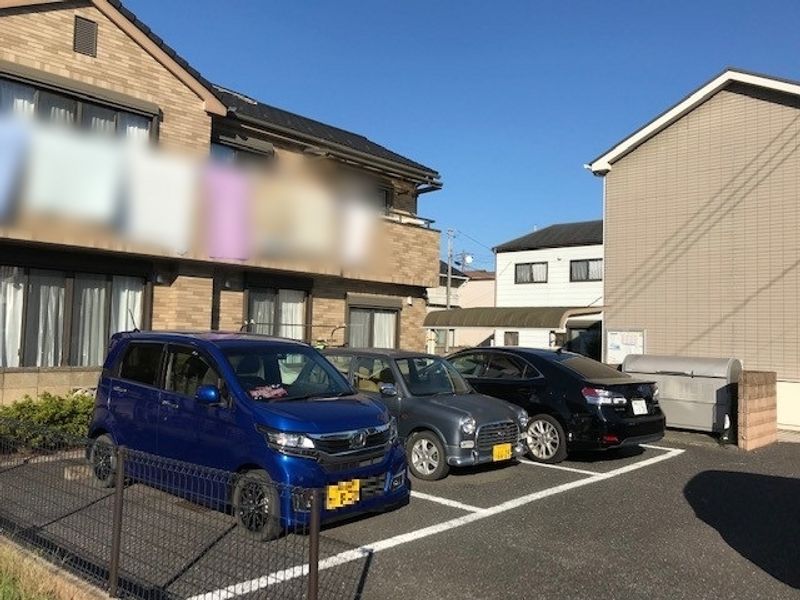 レオパレスウエスト上福岡 駐車場
