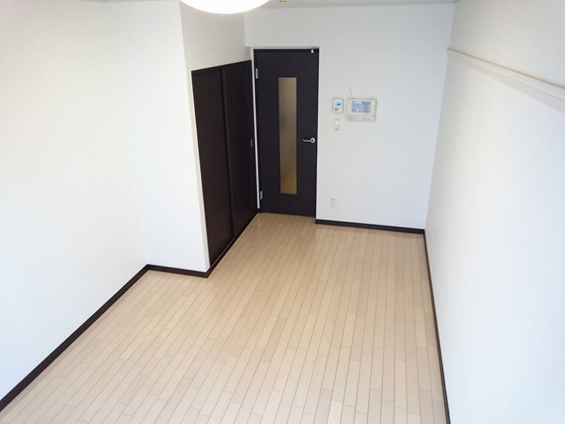 レオパレスヒルサイド松尾Ⅱ 居間