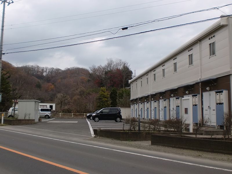 レオパレスＷｈｉｔｅｏａｋ１６ 駐車場