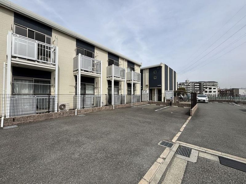 LEONEXT Sakura Godanzaka I Parking lot