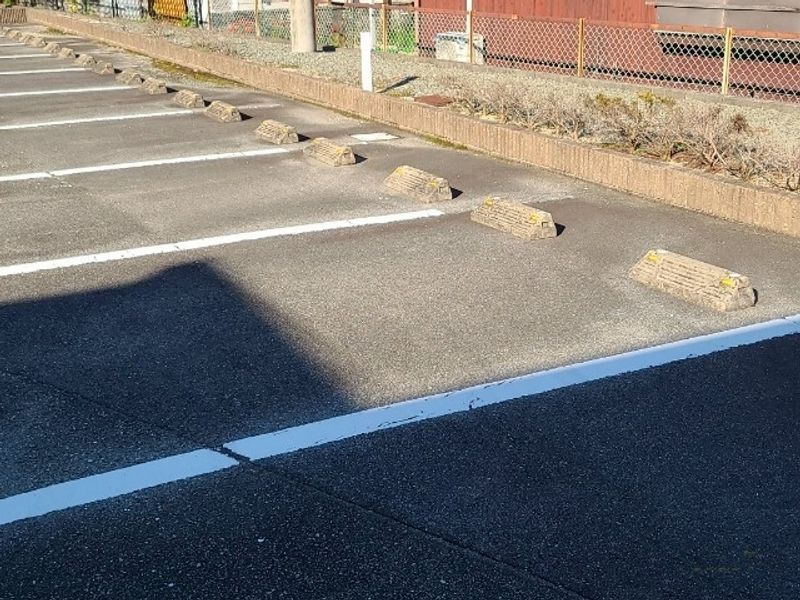 レオパレスラディッシュ 駐車場
