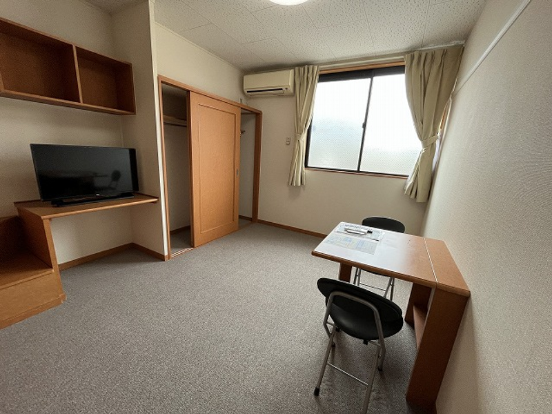 レオパレスハーレー　モリ 居間