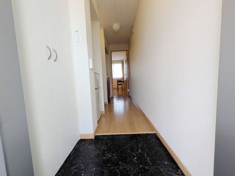 LEONEXT Obazuka Entrance