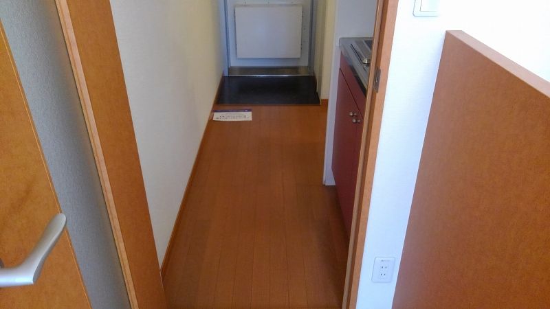 レオパレス比叡 玄関