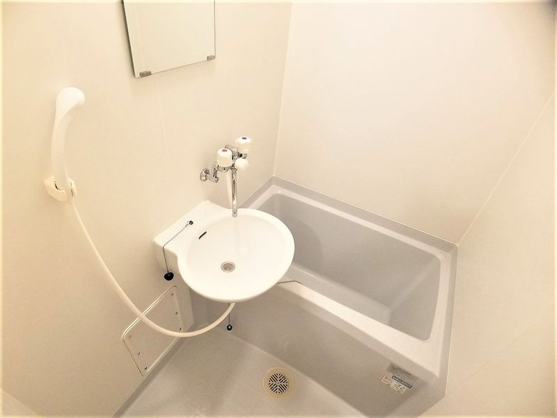 レオパレスルミエール七番館 風呂