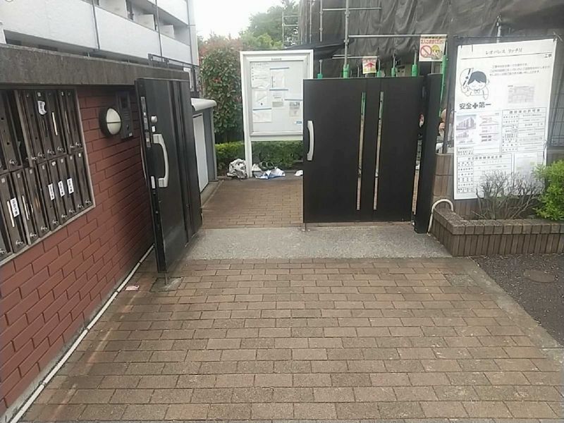 レオパレスリッチＭ エントランス