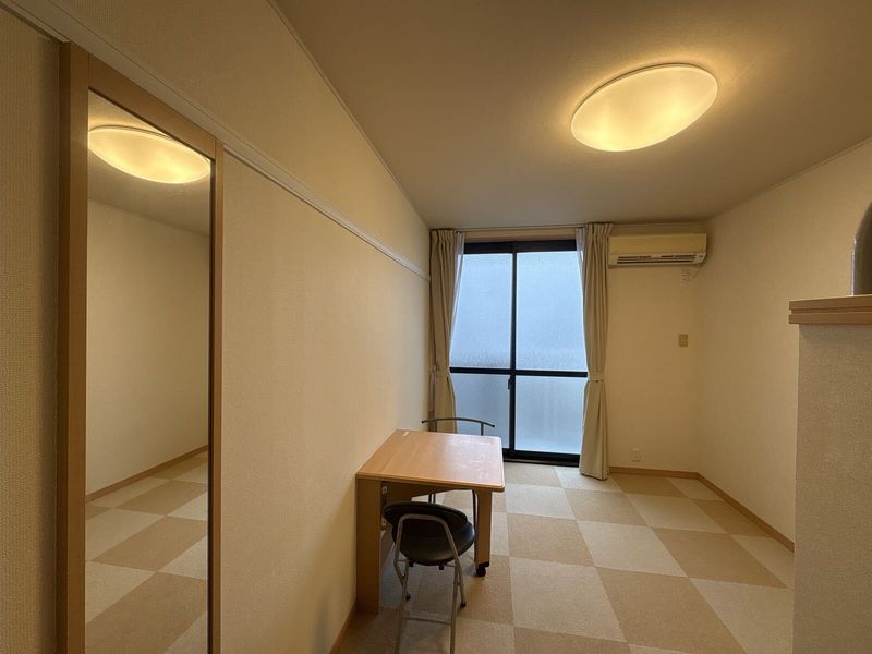 レオパレスＫウッズⅡ 居間