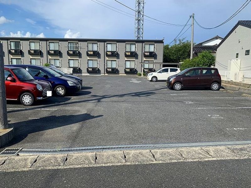 レオパレスあゆみ 駐車場